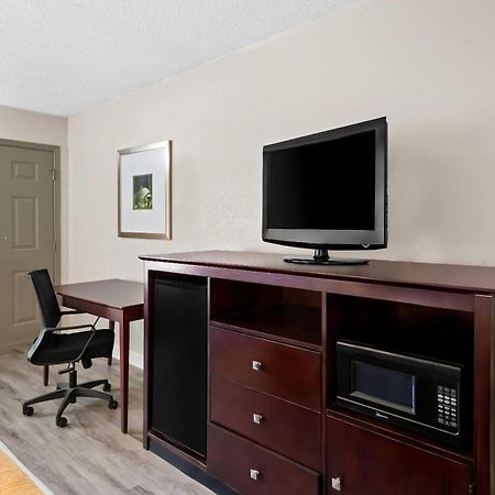 Days Inn By Wyndham Petersburg/South Fort Lee Dış mekan fotoğraf