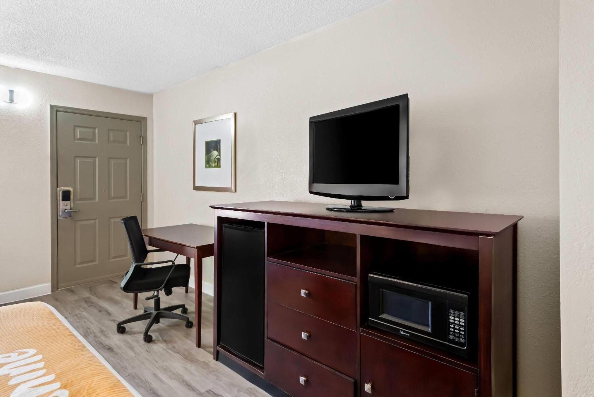 Days Inn By Wyndham Petersburg/South Fort Lee Dış mekan fotoğraf
