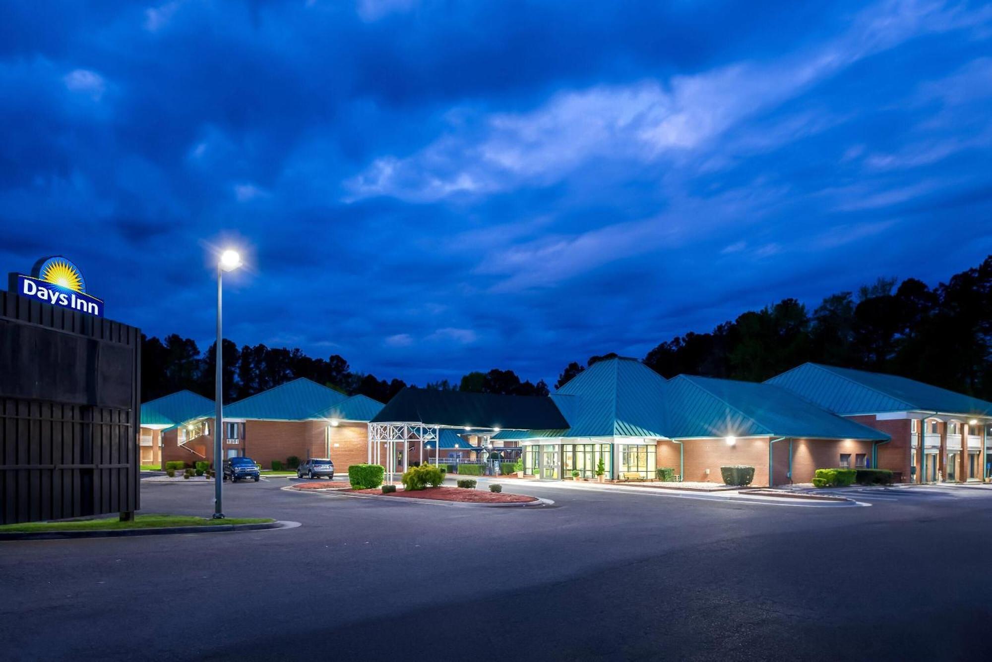 Days Inn By Wyndham Petersburg/South Fort Lee Dış mekan fotoğraf