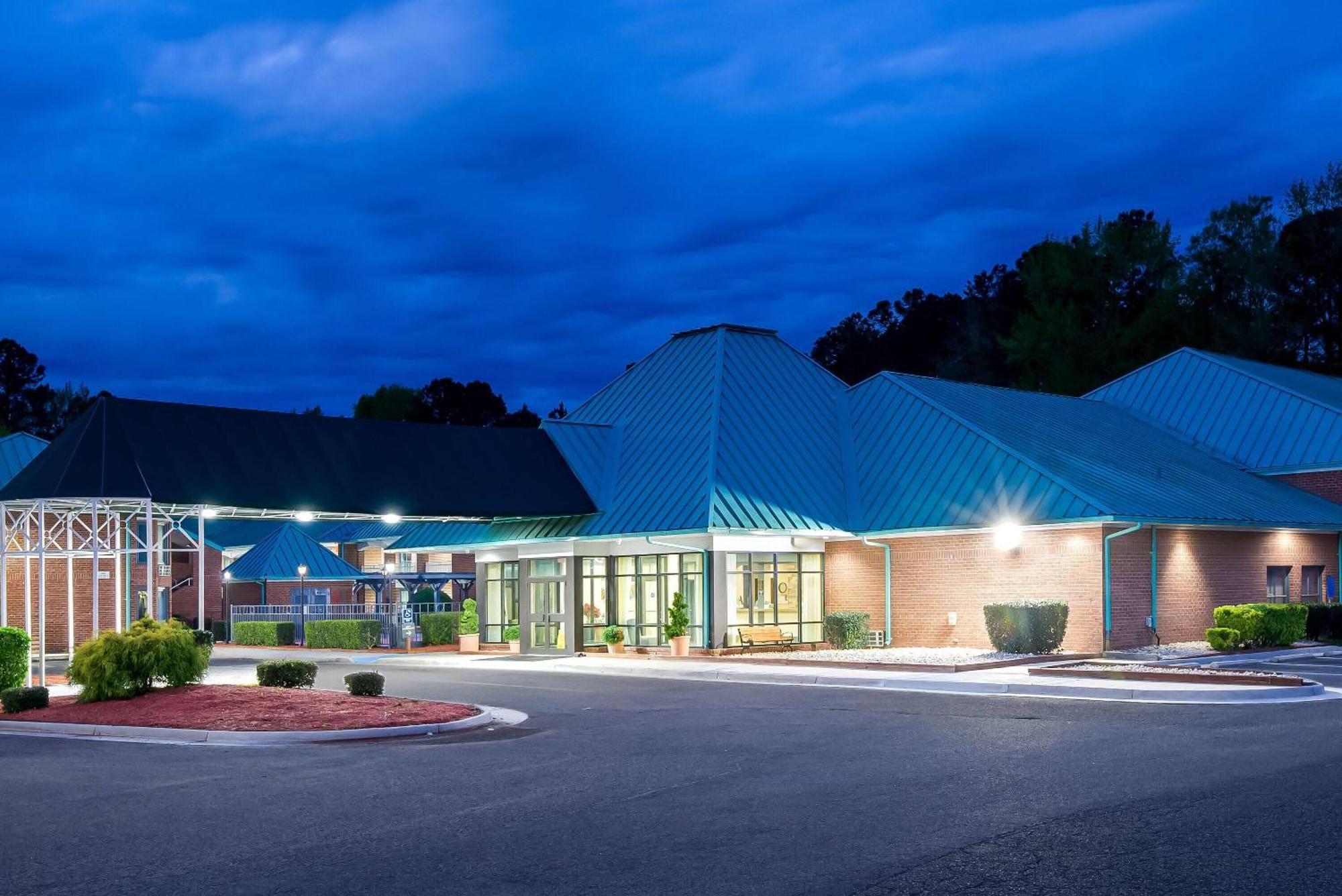 Days Inn By Wyndham Petersburg/South Fort Lee Dış mekan fotoğraf